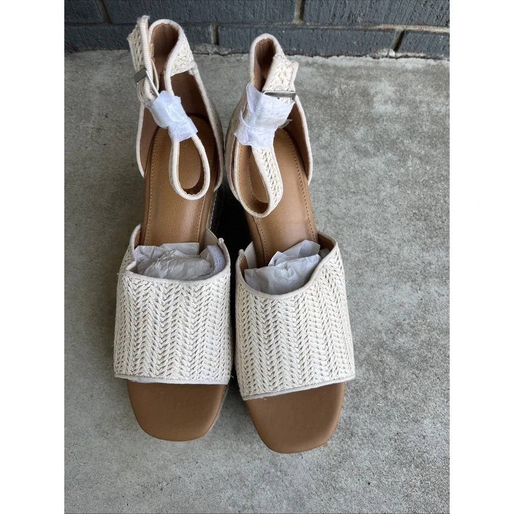 Women's Size 9 Tan 4
